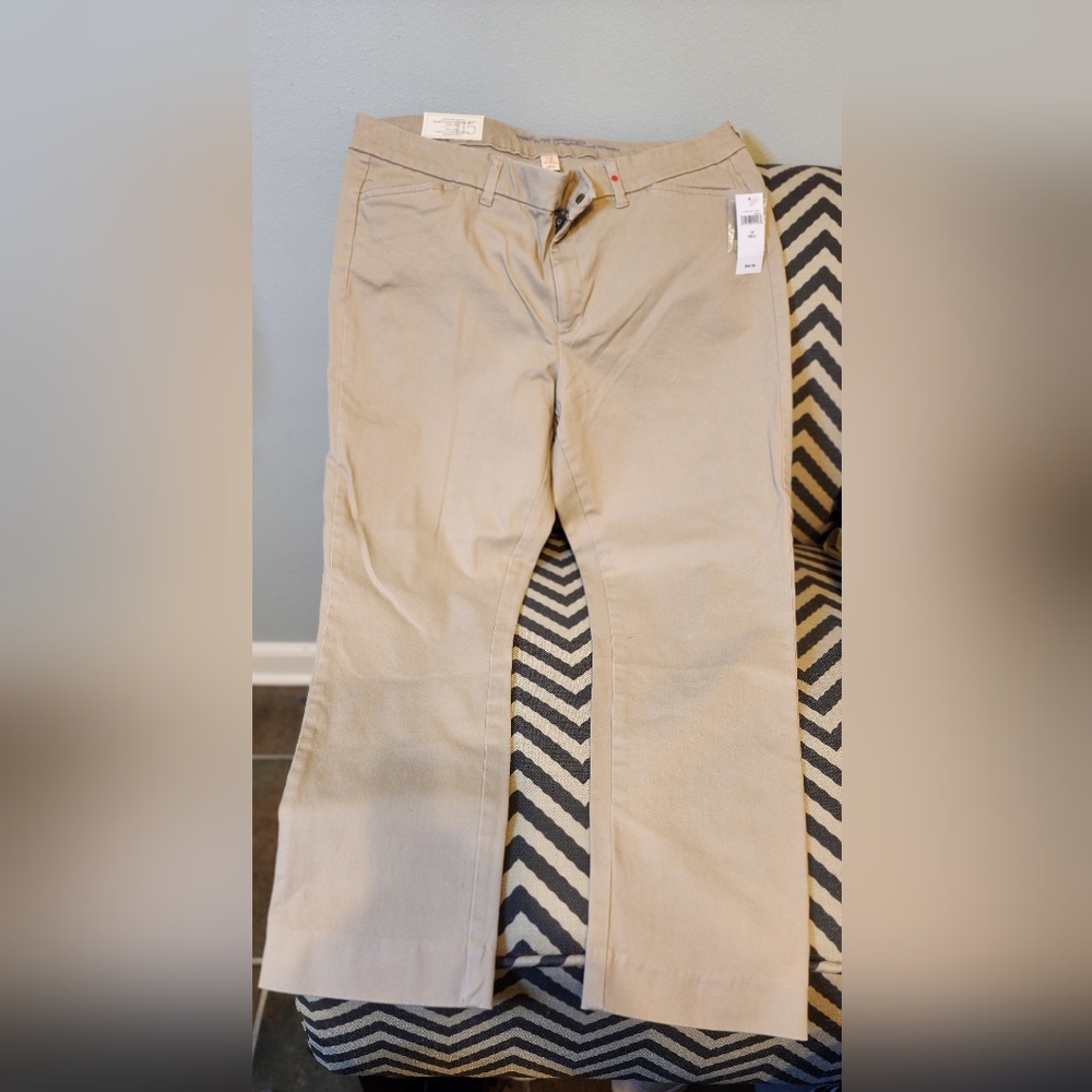 NWT GAP The Skinny Capri Khaki, Size 14 REG